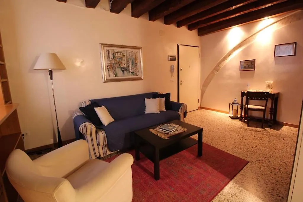 San Marco Charming Apartment With Canal View Venice